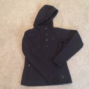 North face hooded fleece 1/3 zip